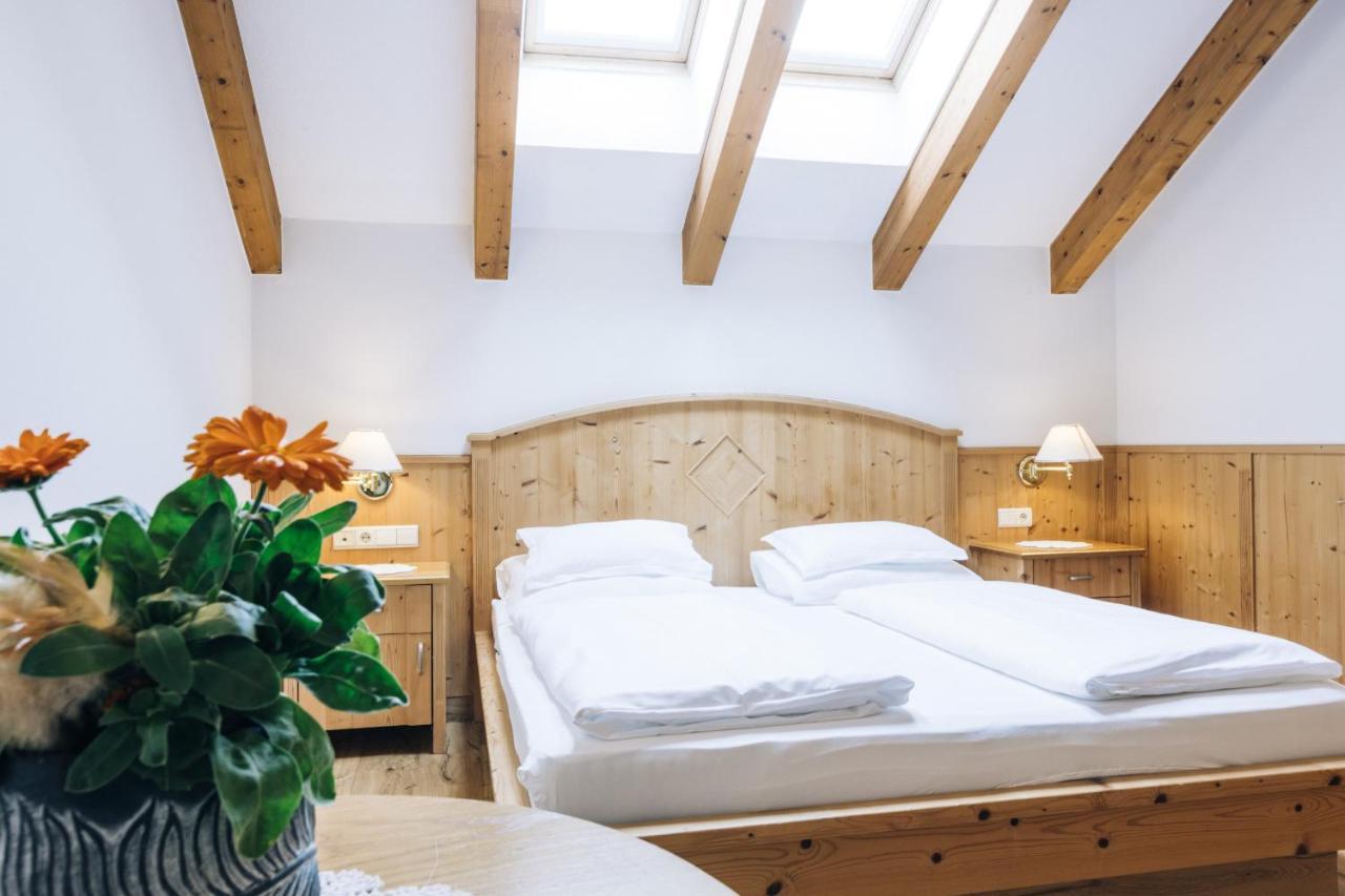 Hotel Tenz 2025 Montagna Eksteriør bilde