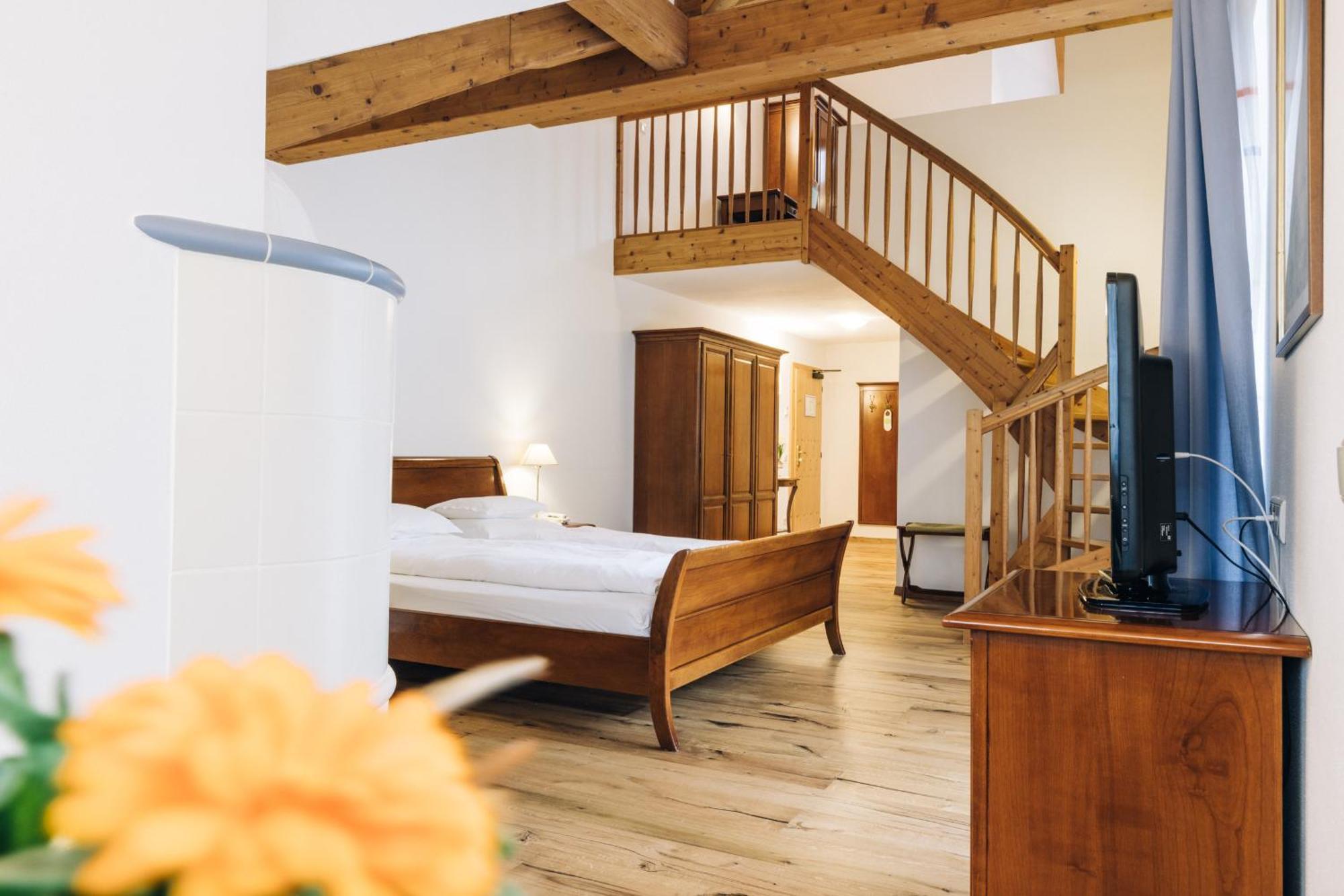 Hotel Tenz 2025 Montagna Eksteriør bilde