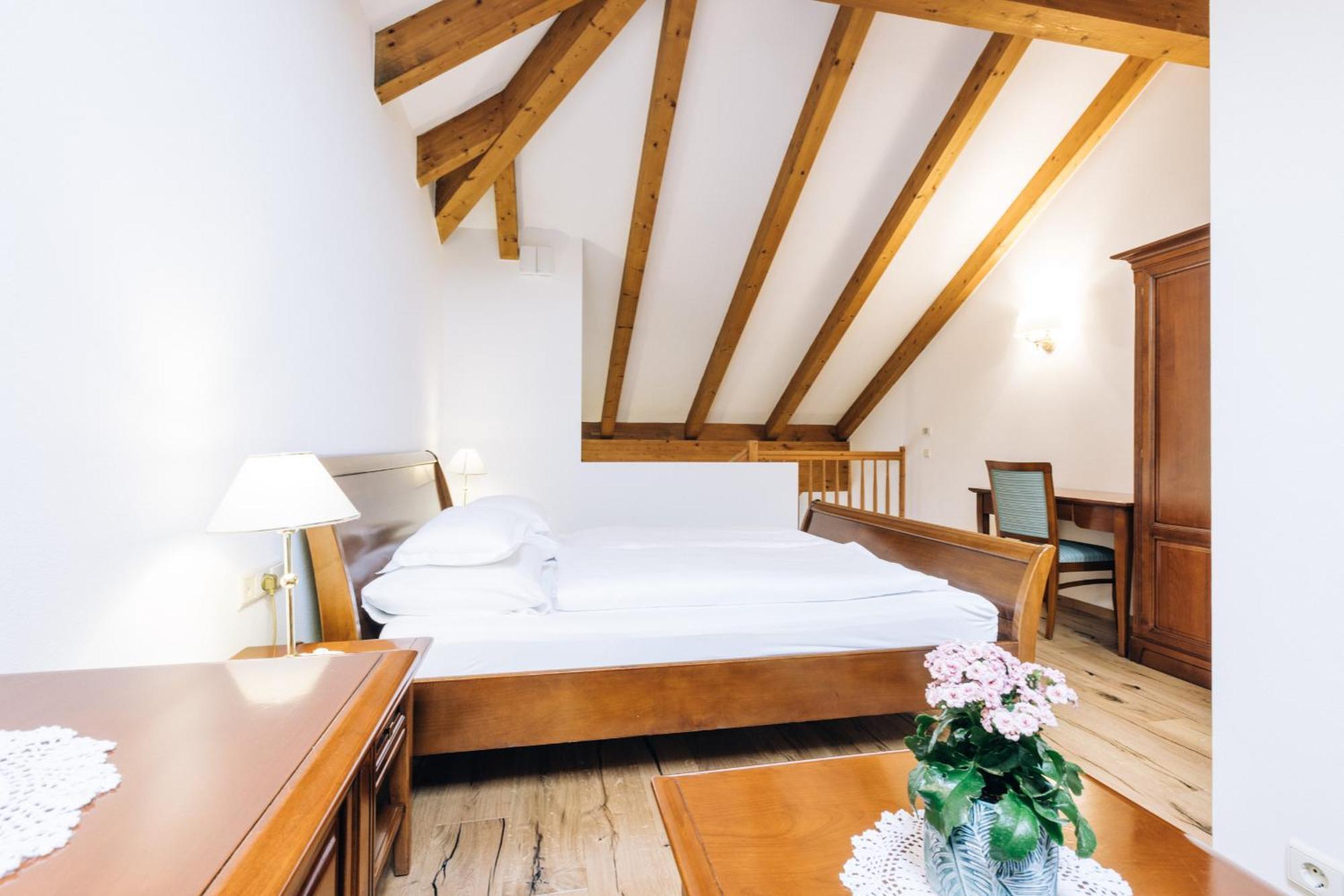 Hotel Tenz 2025 Montagna Eksteriør bilde